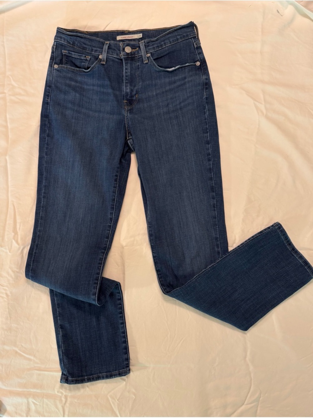 Levi’s Classic Straight Women’s Medium-Dark Blue Jeans